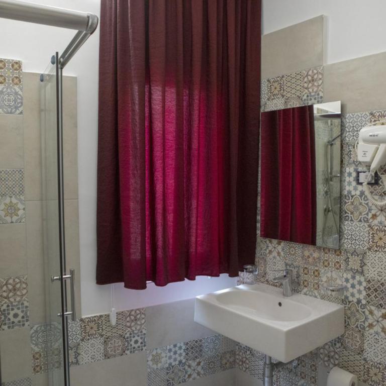 Barone Apartments - Standard Apartment - 5