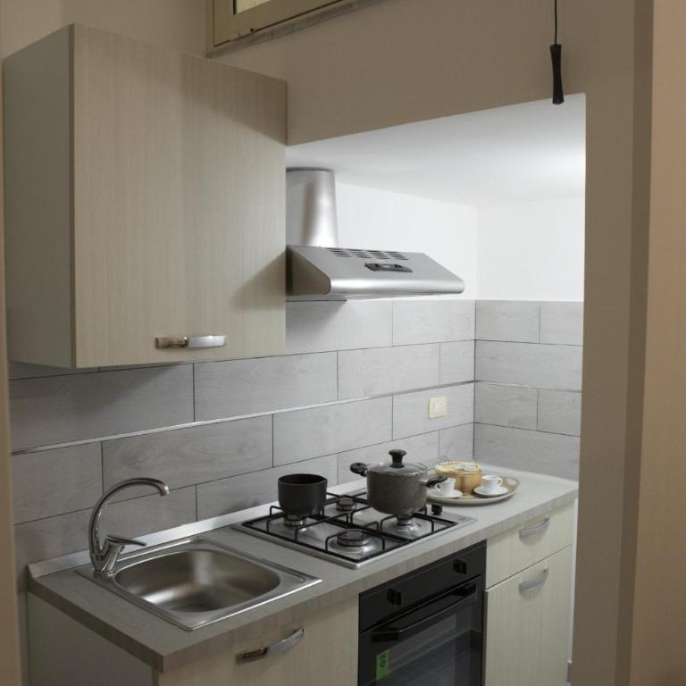 Barone Apartments - Standard Apartment - 7