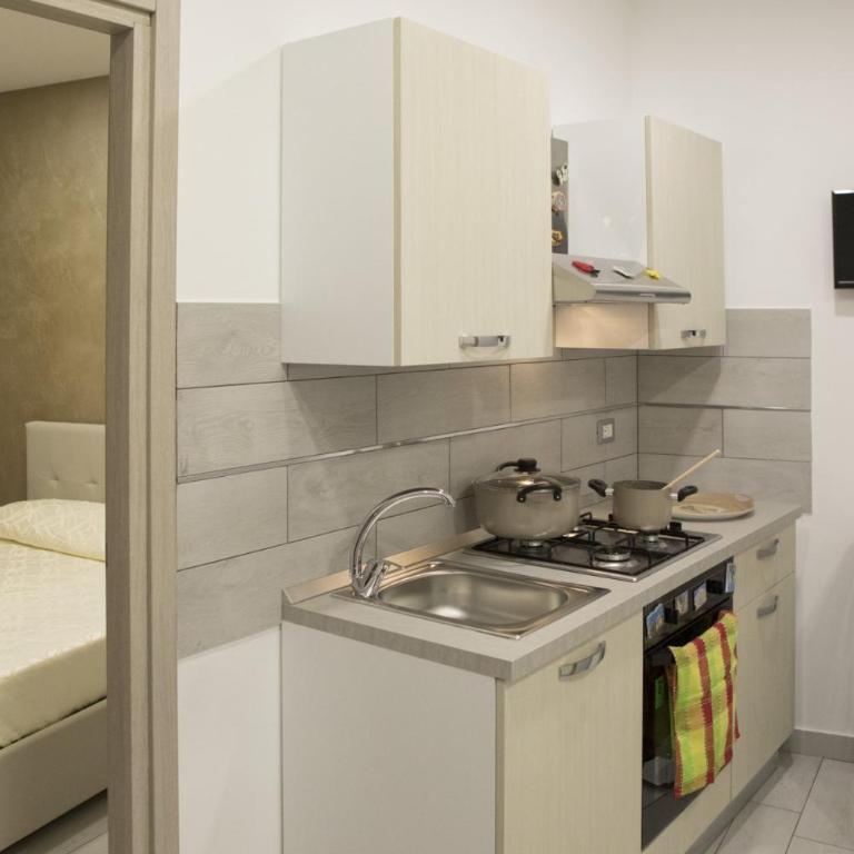 Barone Apartments - Standard Apartment - 5