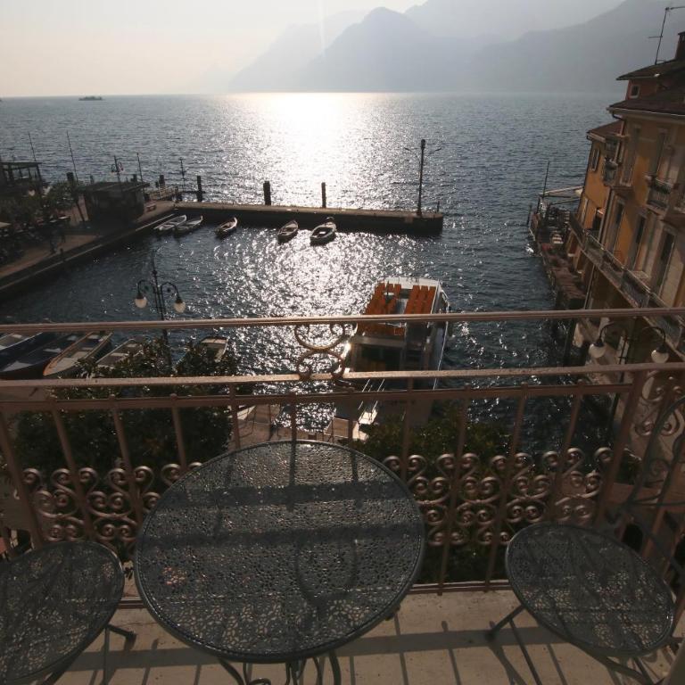 Hotel San Marco - Appartamento Deluxe con 2 Camere da Letto, Balcone e Vista Lago - 7
