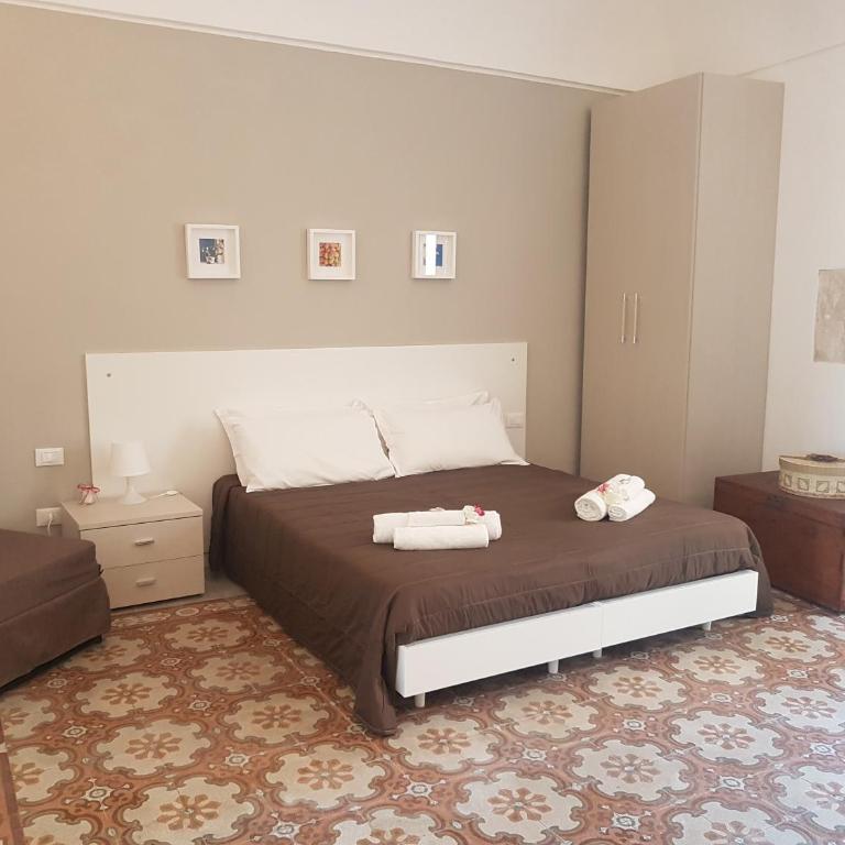 Room 21 - One-Bedroom House - 3