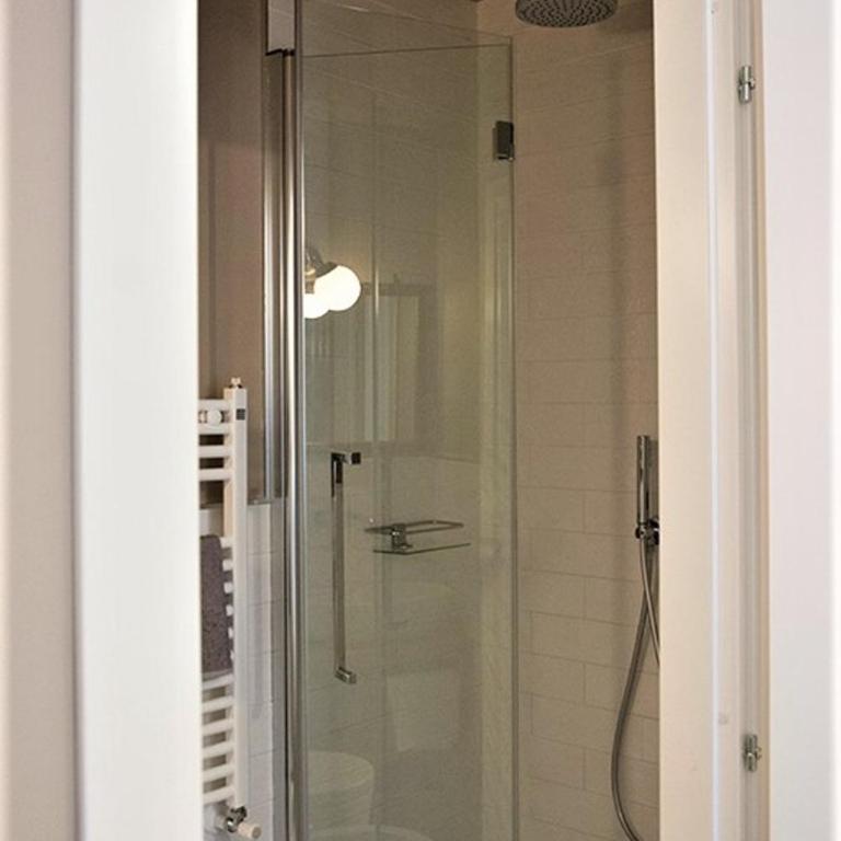 St. Peter's Luxury Rooms - Camera Matrimoniale Deluxe con Doccia - 1