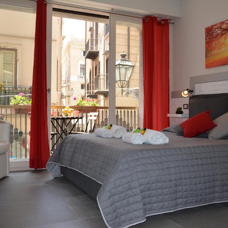 Duca di Villena - Deluxe Double Room with Balcony - 2