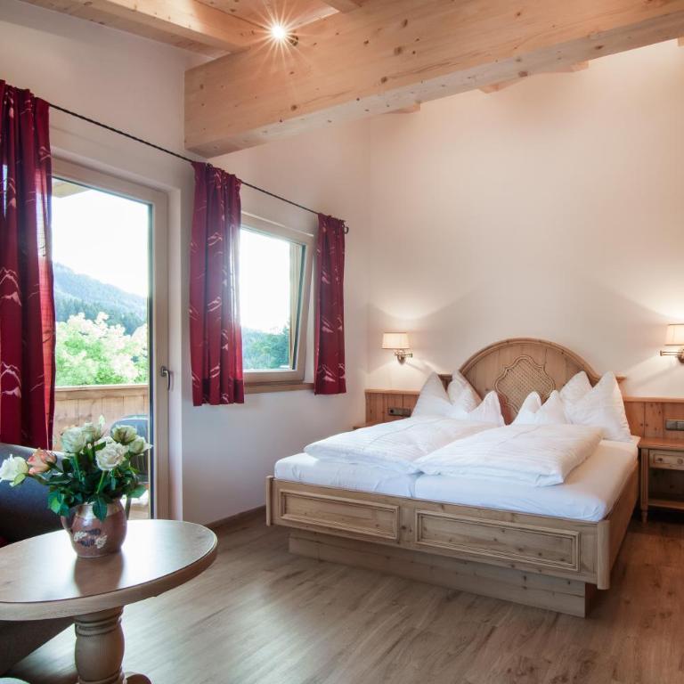 Landhotel Föhrenhof Ellmau - Doppelzimmer mit Balkon - Nebengebäude - 3
