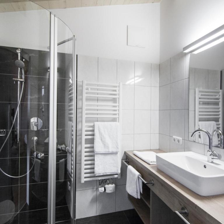 Landhotel Föhrenhof Ellmau - Doppelzimmer mit Balkon - Nebengebäude - 2