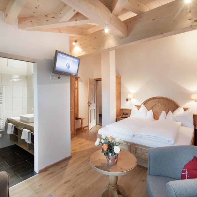 Landhotel Föhrenhof Ellmau - Doppelzimmer mit Balkon - Nebengebäude - 1