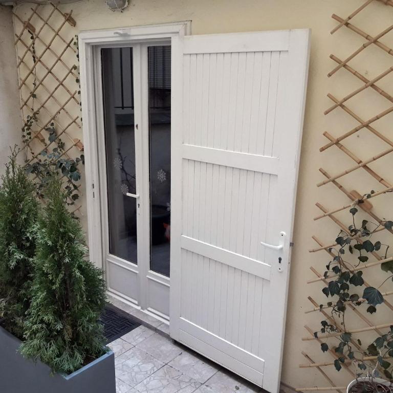Romantic Tiny House inside Montmartre - Maisonette - 16