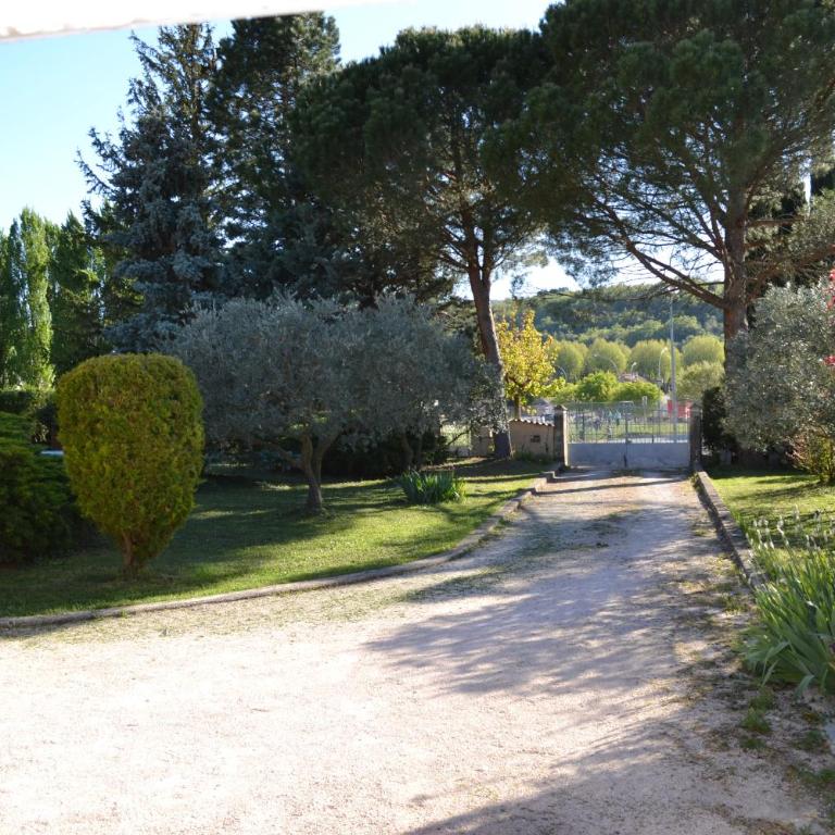 Le Nid au Pied du Mont Ventoux - Chambre Double - Vue sur Jardin - 3