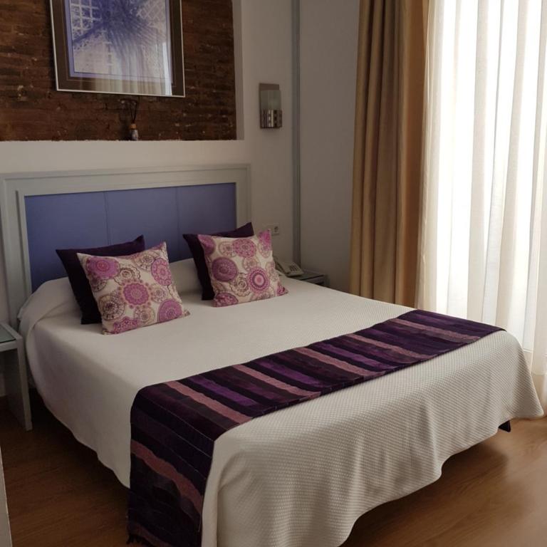Hotel y Apartamentos Doña Lola - Habitación Doble - 1