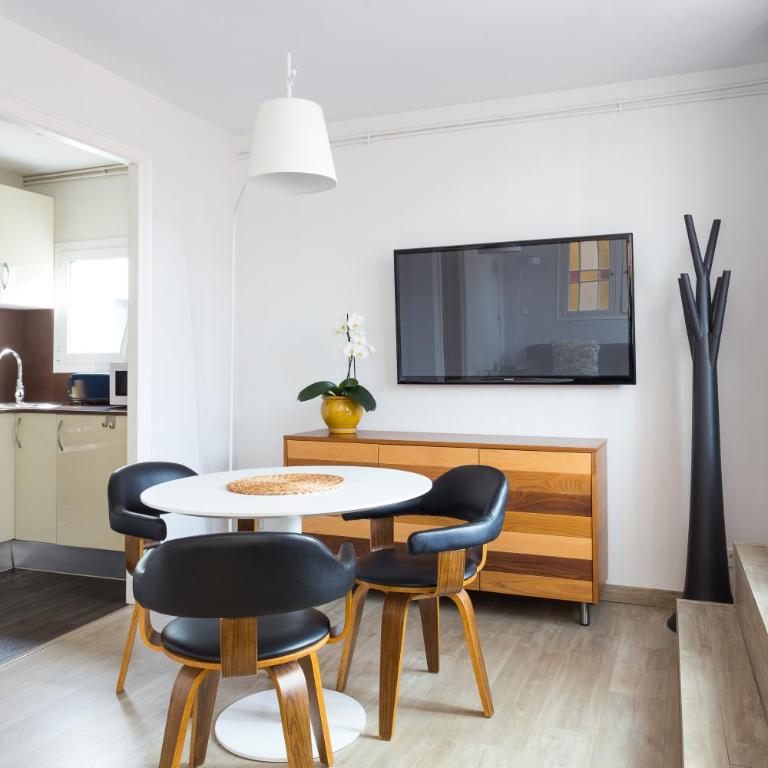 Quartprimera Apartments - Two-Bedroom Penthouse with Terrace - 2
