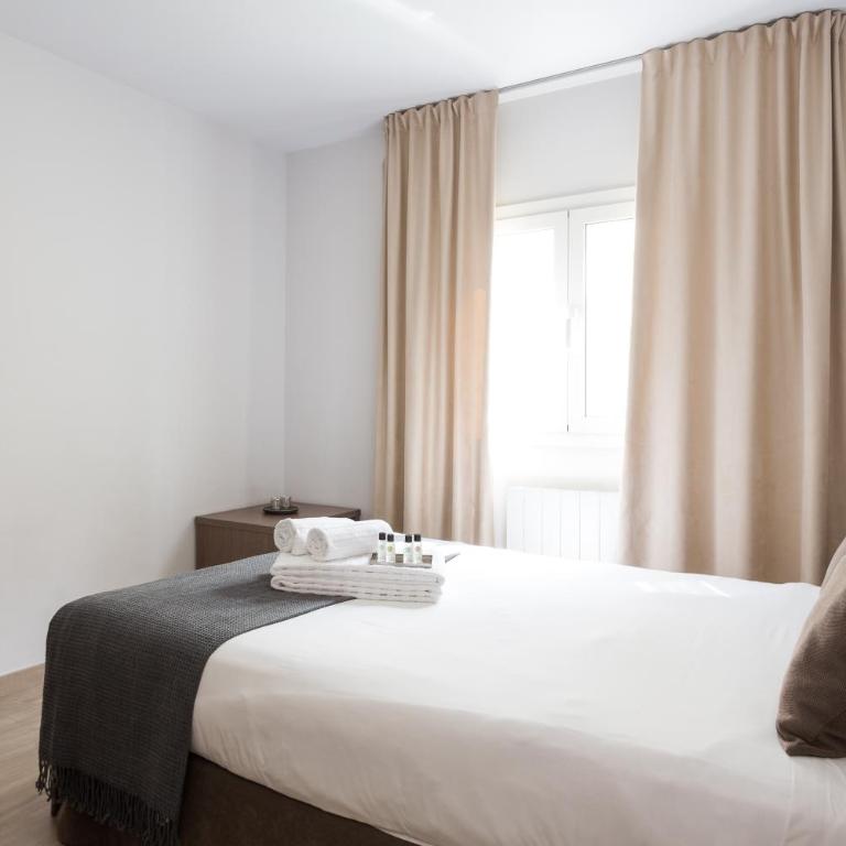 Quartprimera Apartments - Two-Bedroom Penthouse with Terrace - 7