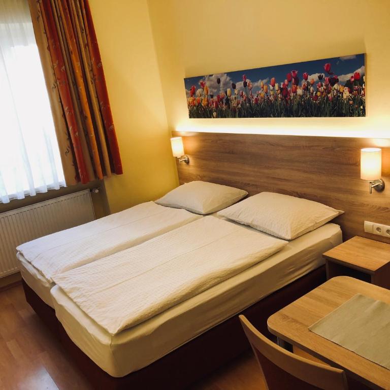 eli29 - Doppelzimmer mit eigenem Bad - 1