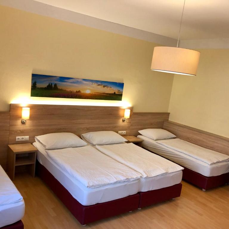 eli29 - Vierbettzimmer mit eigenem Bad - 2