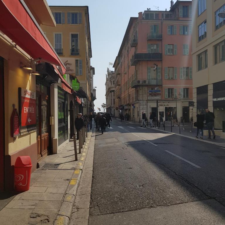 Studette en plein cœur du Vieux Nice - Studio - 42