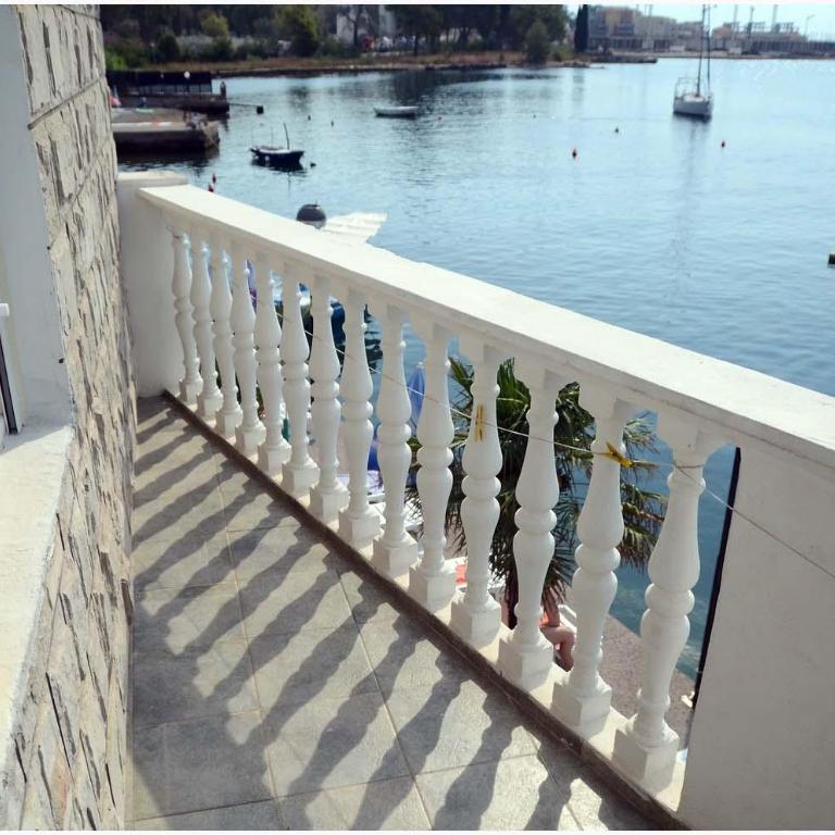 Apartments Roza - Studio Apartment with Sea View - 9
