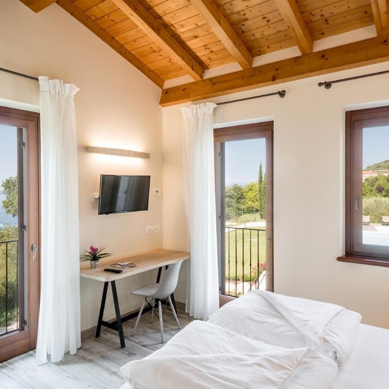 Agriturismo Ca' Zerbetto - Camera Matrimoniale con Piccolo Balcone - Fronte Lago - 2
