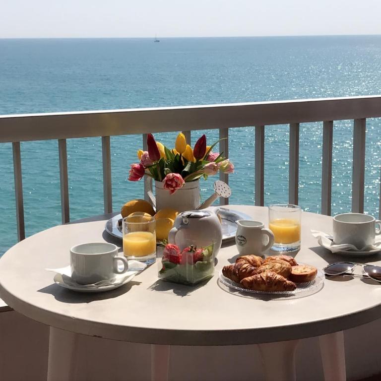 Hôtel Le Dauphin - Chambre Double ou Lits Jumeaux avec Balcon - Vue sur Mer - 2