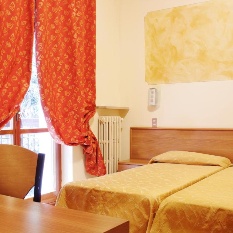 Hotel Merano - Budget Double Room with Rock Wall view - 3