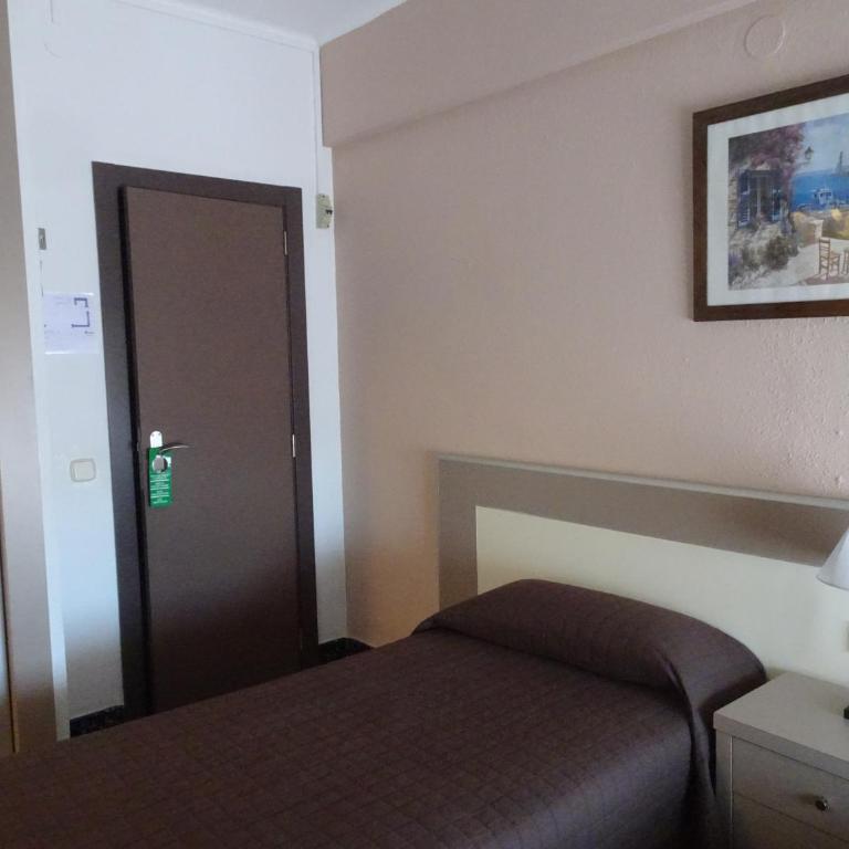 Hostal Internacional - Habitación Doble con baño privado - 1 o 2 camas - 9