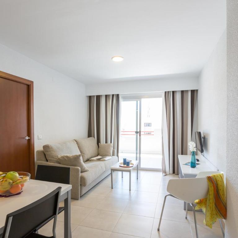 Pierre & Vacances Benidorm Levante - Adults Recommended - Two-Bedroom Apartment (2-6) - 7