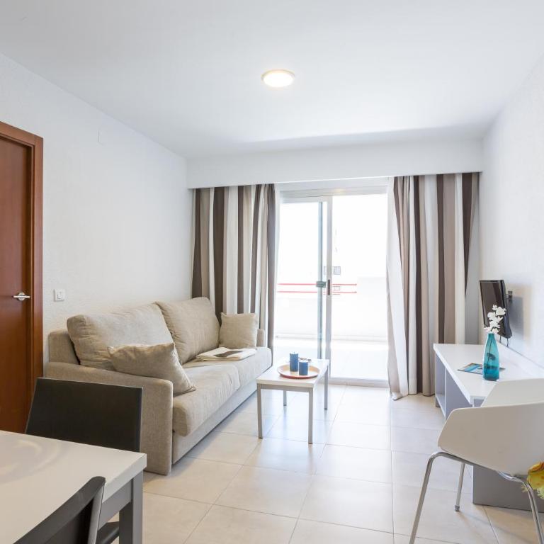 Pierre & Vacances Benidorm Levante - Adults Recommended - Two-Bedroom Apartment (2-6) - 5