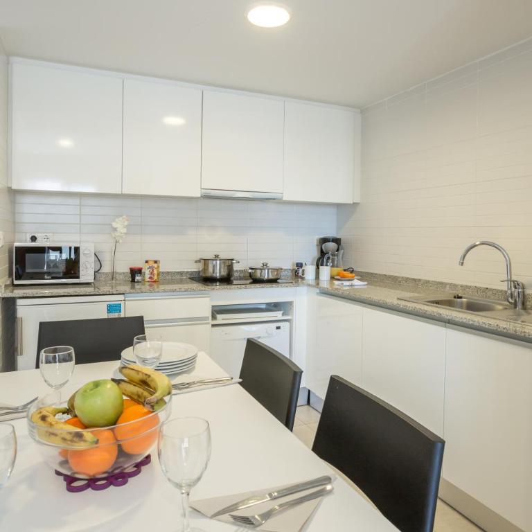 Pierre & Vacances Benidorm Levante - Adults Recommended - Two-Bedroom Apartment (2-6) - 3