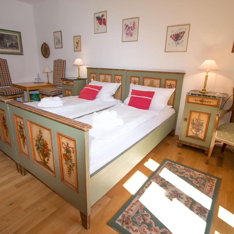 Alpengasthof Madlbauer - Standard Doppelzimmer mit eigenem Bad außerhalb des Zimmers - 1