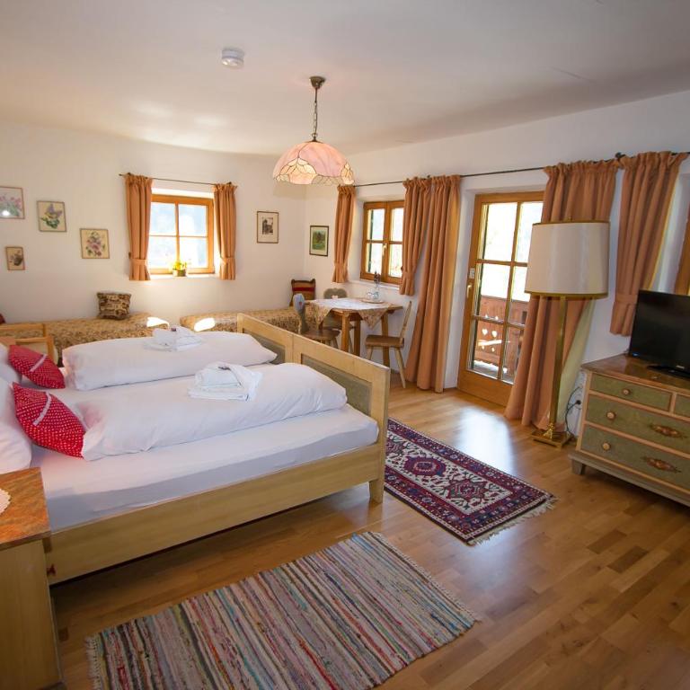 Alpengasthof Madlbauer - Doppel-/Zweibettzimmer mit Balkon - 1