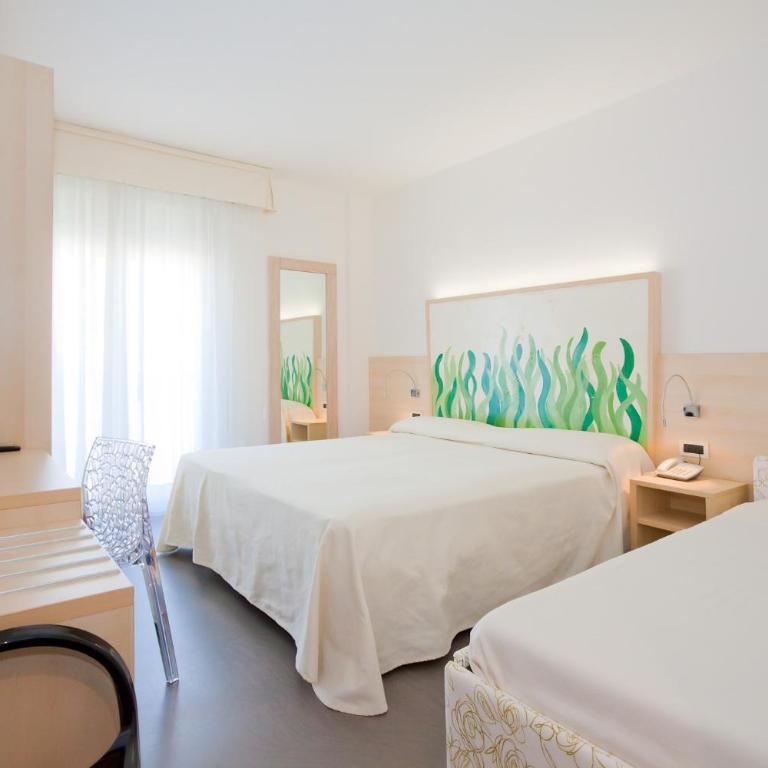 Hotel Savoy - Camera Tripla con Vista Mare - 2