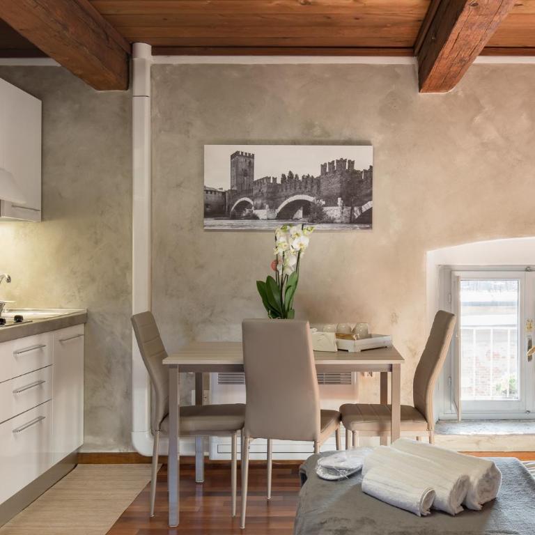 Rooms Castelvecchio - Palazzo Canossa - Appartamento Standard - 7