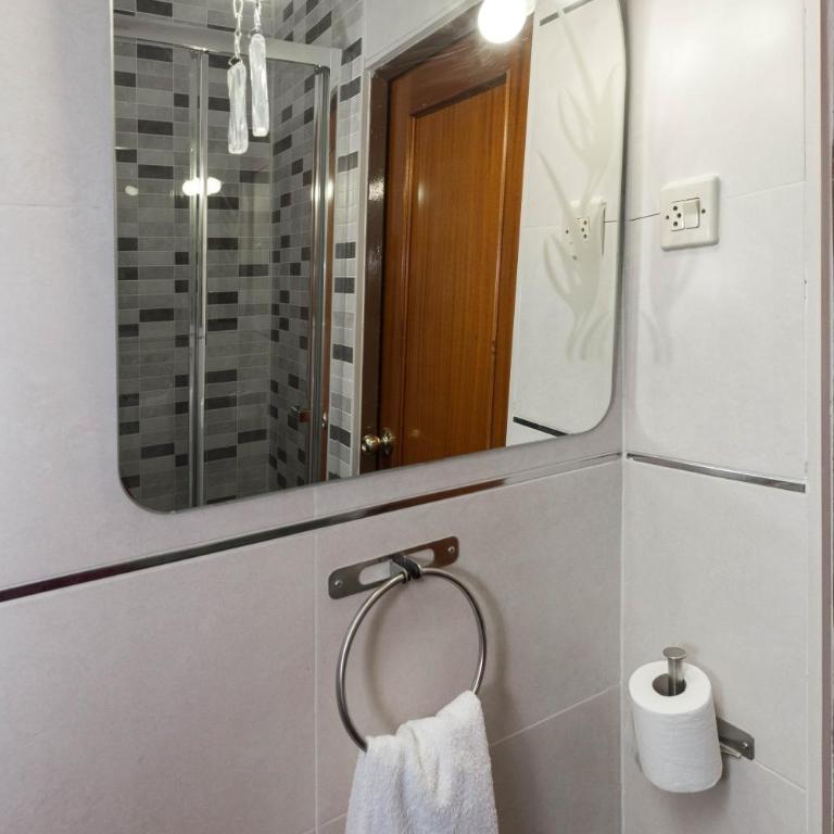 Pension Mesones - Dreibettzimmer mit eigenem externen Bad - 7