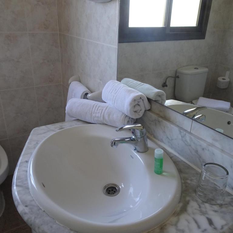 Hostal Internacional - Habitación Triple con baño privado - 5