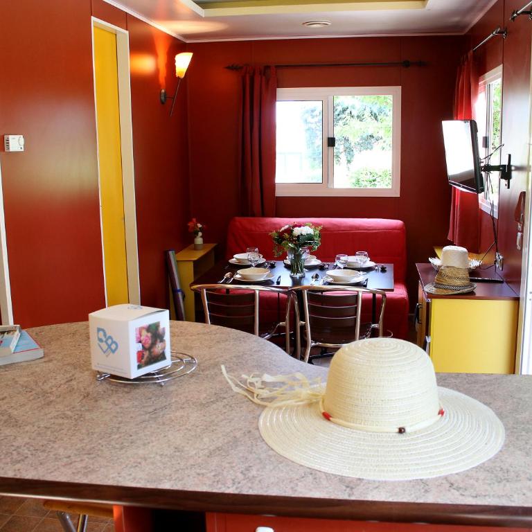 Camping Resort Les Champs Blancs - Chalet Confort (5 Adultes) - 3