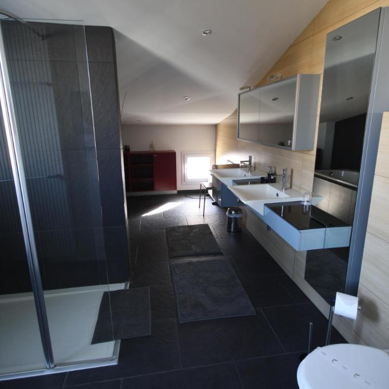 Chambres d'Hôtes LA PASTOURELLE Royan centre - Deluxe Double Room with Bath - 17