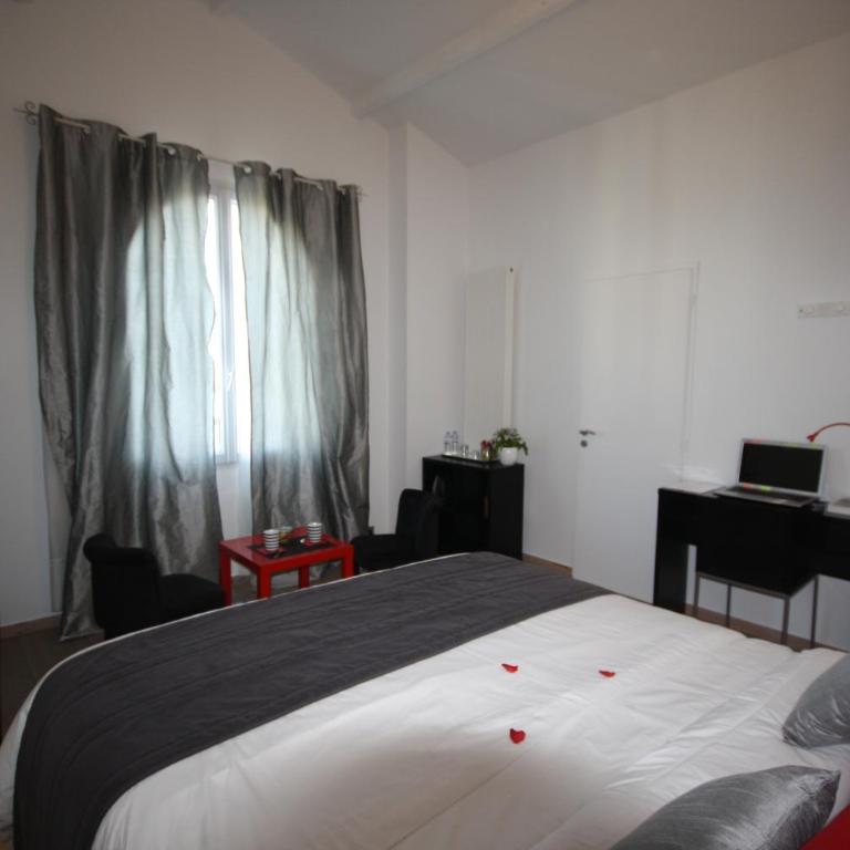 Chambres d'Hôtes LA PASTOURELLE Royan centre - Deluxe Double Room with Bath - 14