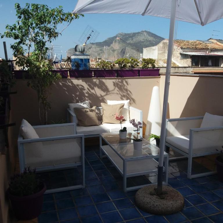 Large terrace apartment near Politeama - Apartment - 61