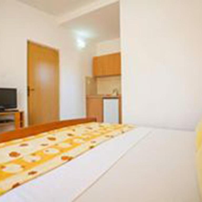 Apartments Taida - Studio with Balcony and Mountain View (2 Adults) - 4