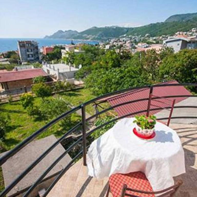 Apartments Taida - Two-Bedroom Apartment with Balcony and Sea View - 4