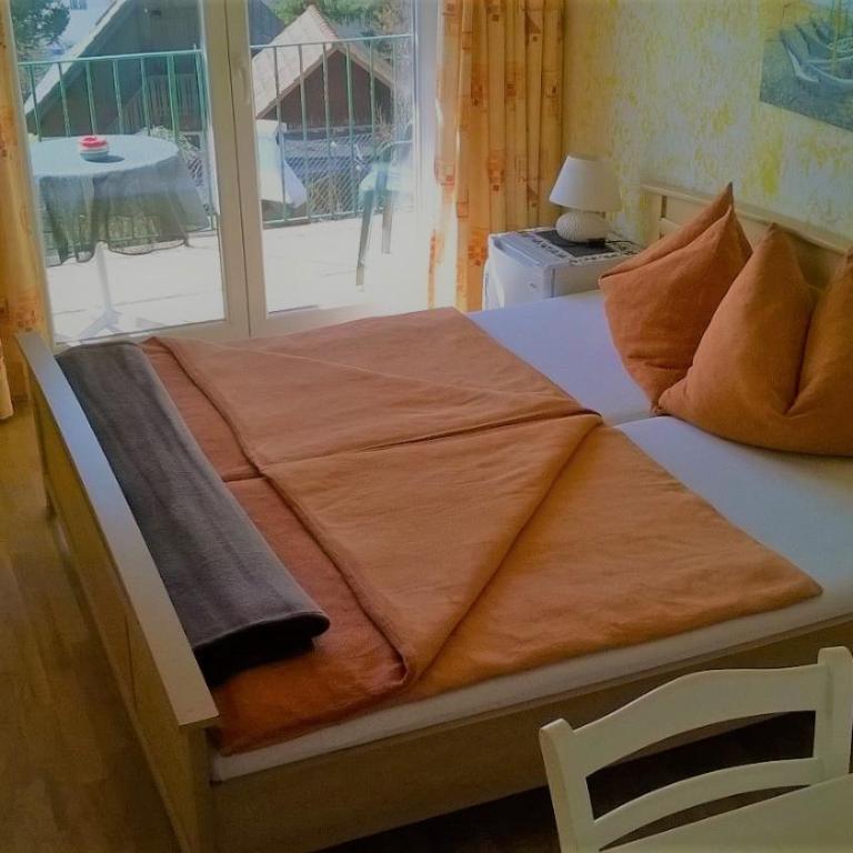 Haus Luca Seeblick - Doppel-/Zweibettzimmer mit Balkon und Seeblick - 1