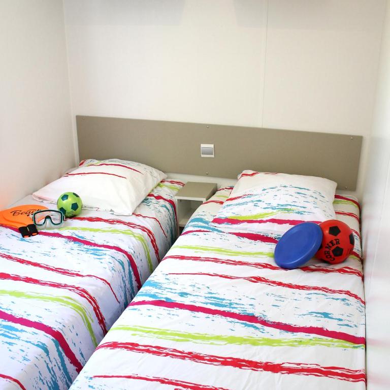 Camping Resort Les Champs Blancs - Mobile Home Confort (6 Personnes) - 2