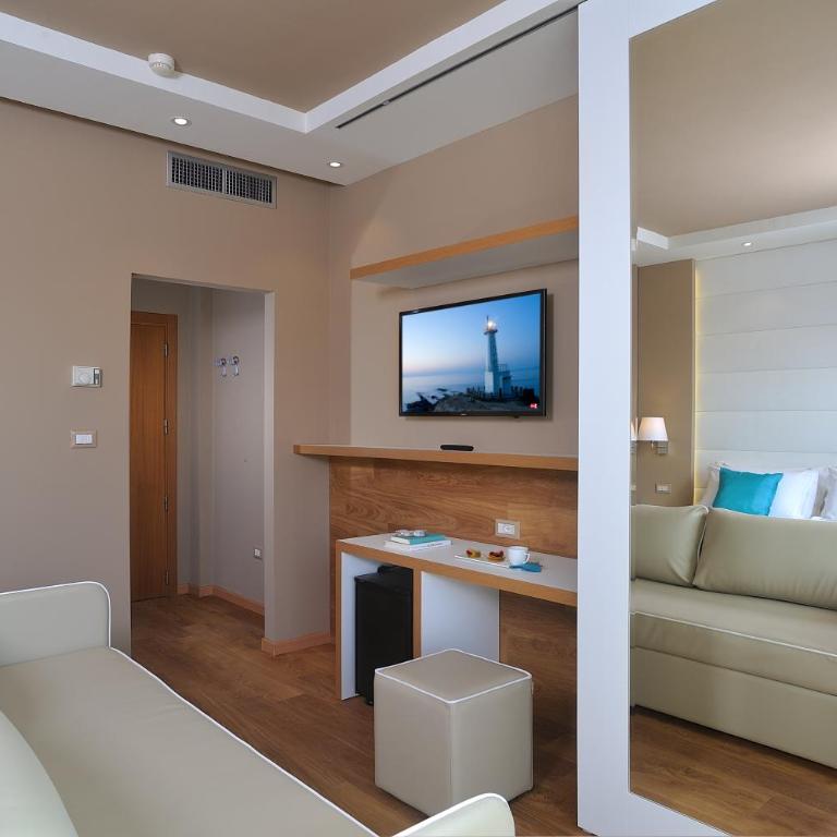 Hotel Concord - Nel cuore di Riccione - Deluxe Triple Room - 1