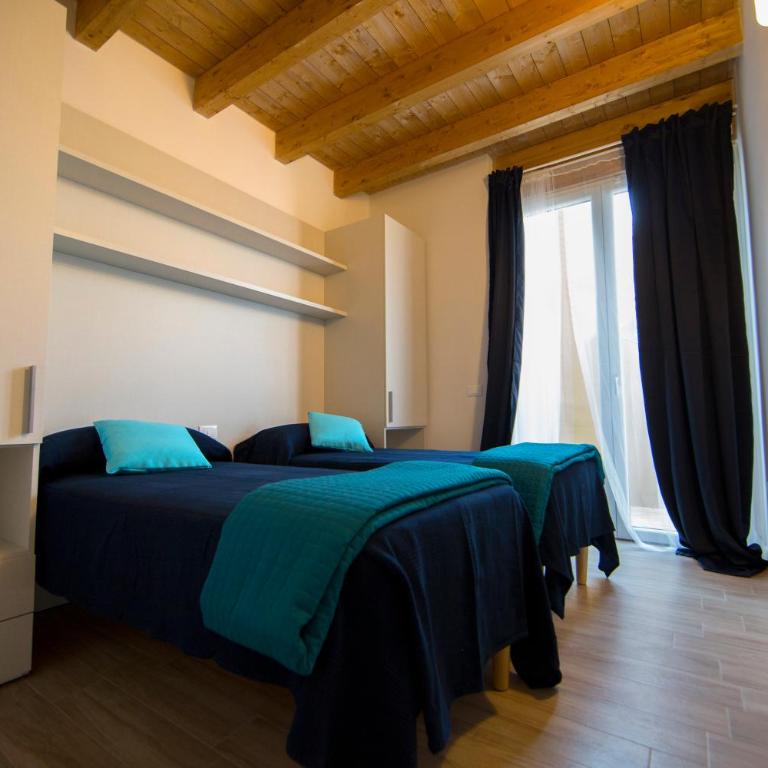 Camping Bergamini - Bungalow Fronte Spiaggia (4 Adulti) - 1