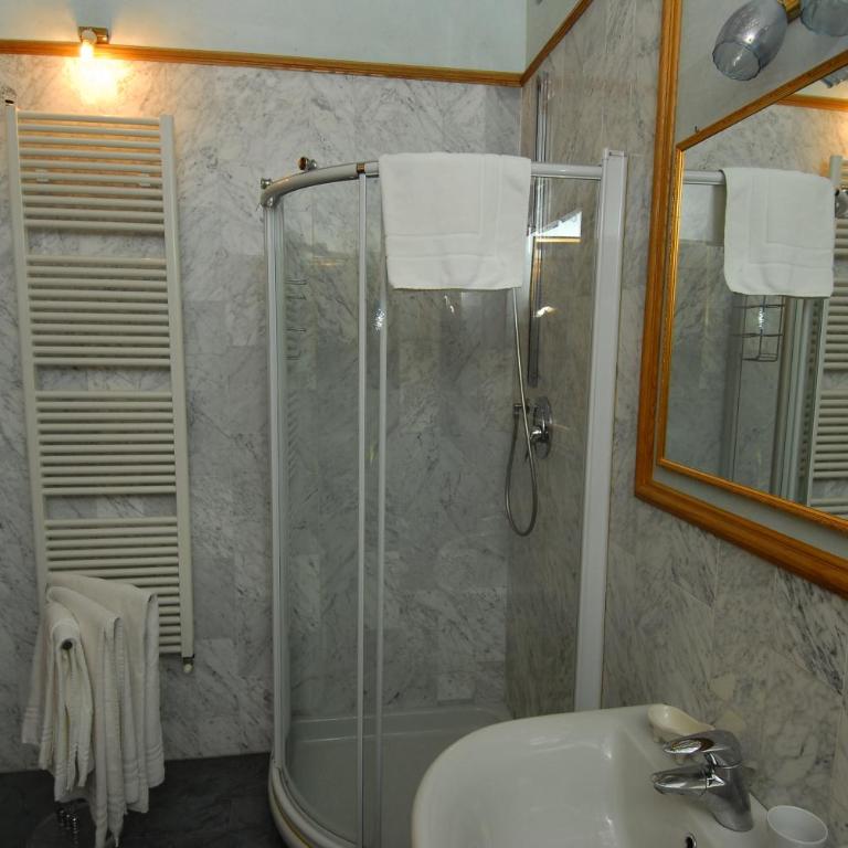 B&B Cavour10 Firenze - Habitación Doble Superior - 9