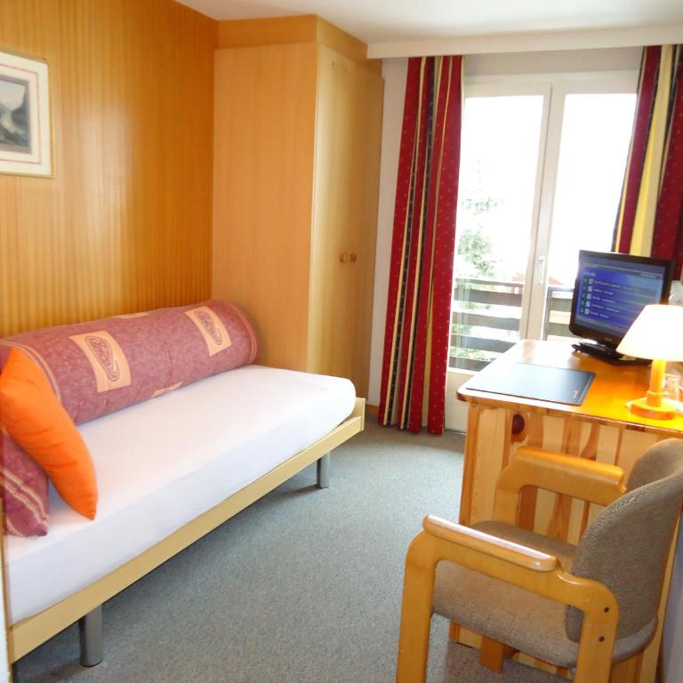 Hotel Tschuggen - Einzelzimmer mit Balkon - 2