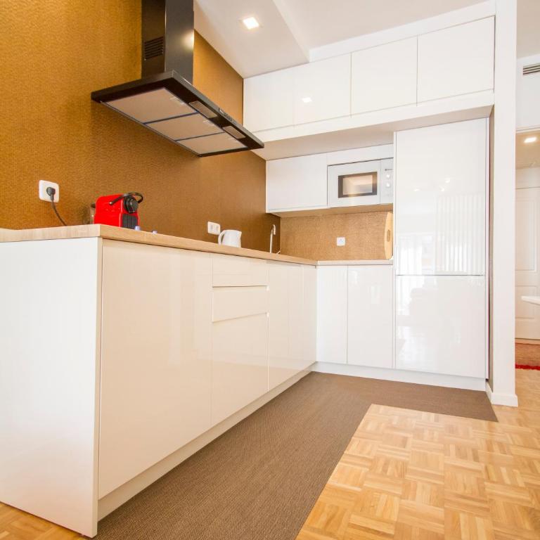 Puerta de Atocha - Acogedor estudio para 4 con piscina - Apartamento - 12