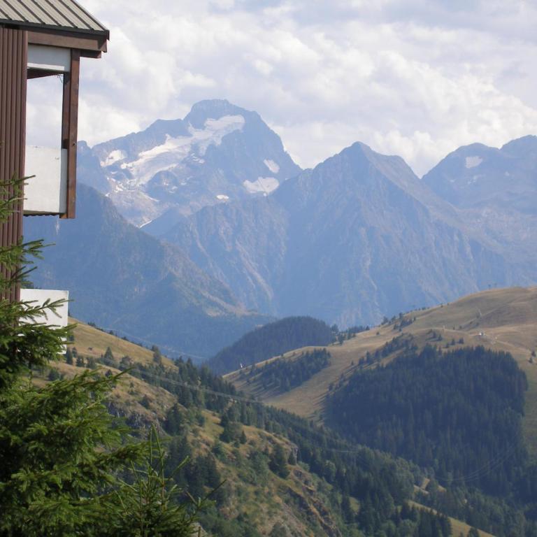 Superbe appart 4/5p balcon plein sud, vue exceptionnelle, retour ski aux pieds - Apartamento - 2
