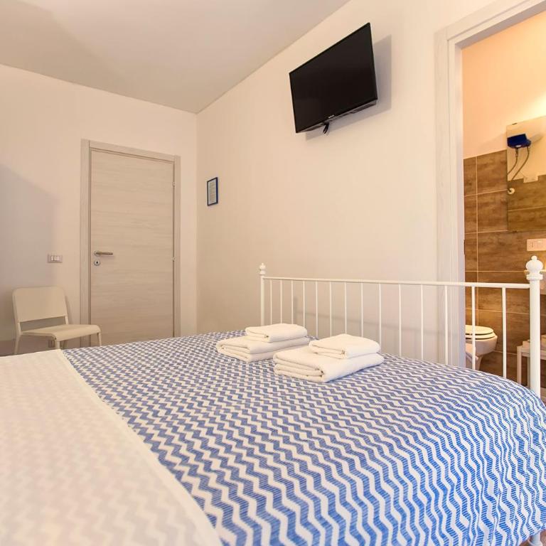 White Charme Rooms -Self Check in- - Camera Matrimoniale Piccola - 6