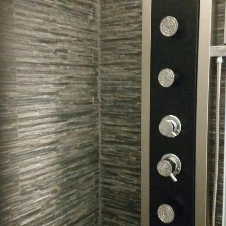 B&B Holidays Artisti - Camera Quadrupla con Bagno Privato - 1