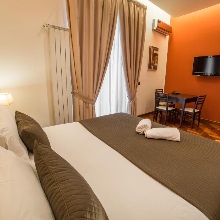 B&B Chiaia 32 - Monolocale (2 Adulti) - 6