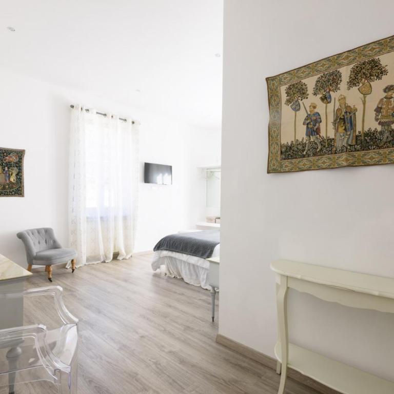 Siena Vip B&B - Junior Suite with Garden View - 9